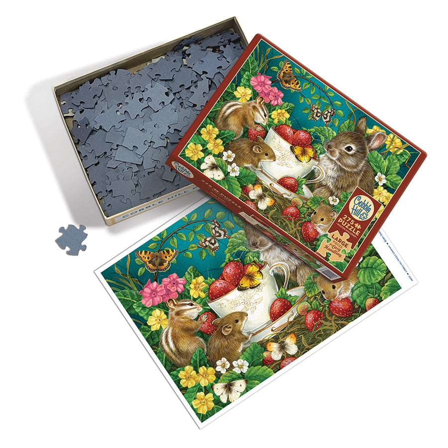 Berry Sweet box opened, showing the pieces